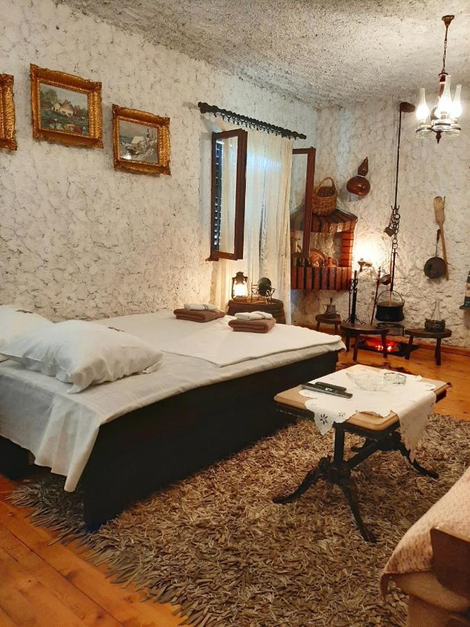 Sailor's Rustic House Holiday home Virpazar